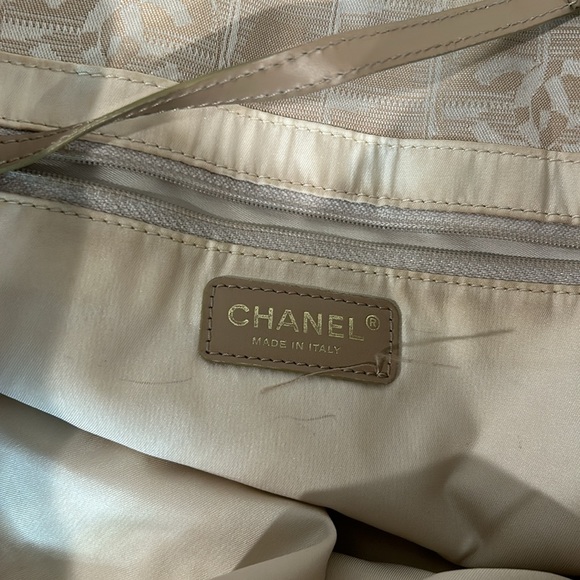CHANEL nyloTote Bag - Picture 12 of 14
